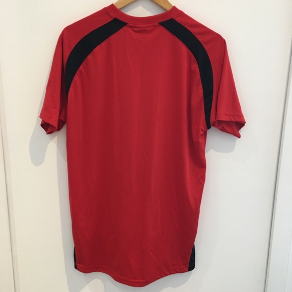 Manchester United Jersey - Picture 2 of 5